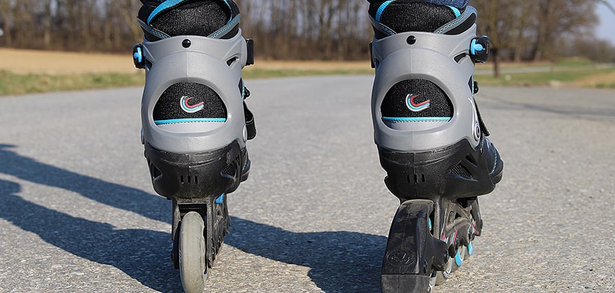 best roller skates in india featured image swag swami article