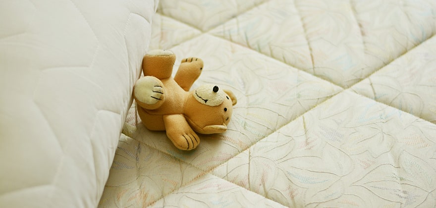 ultimate guide to buying the best mattress for your home in india featured image swag swami article